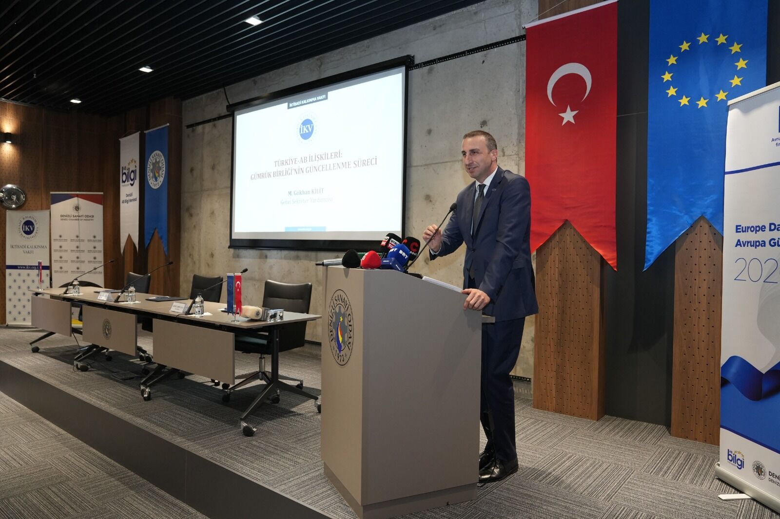 Türkiye Ab İlişkileri Ve Sanayide Dönüşüm Masaya Yatırıldı (10)