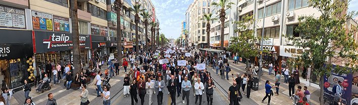 Uluslararası Tiyatro Festivali Renkli Kortejle Açıldı (2)