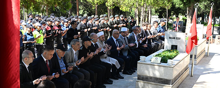V A L İ L İ K88