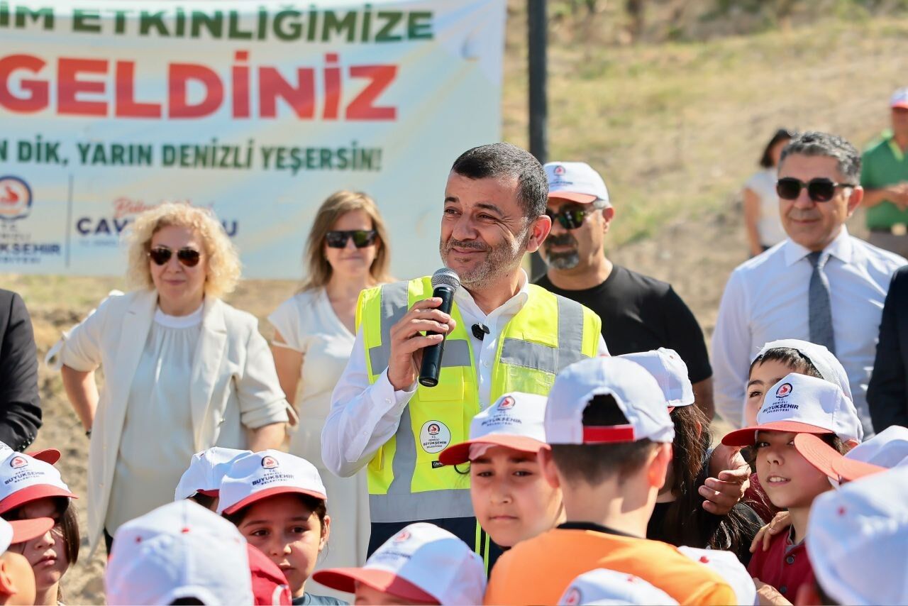 Büyükşehir Ile Doğaya Yeşil Dokunuş Zeytin Fidanları Toprakla Buluştu (3)