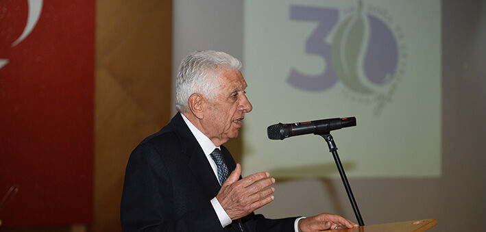 Doçev Mütevelli̇ Heyeti̇ Başkani Ali̇ Abalioğlu