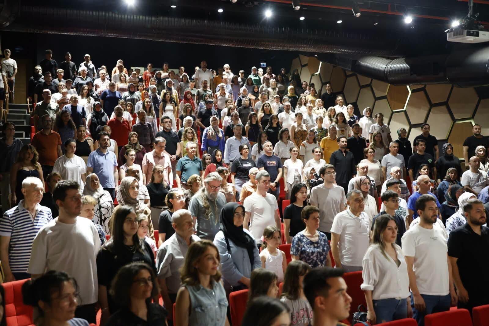 Merkezefendi̇ Beledi̇yesi̇ Kent Ti̇yatrosu'nda Yil Sonu Heyecani (1)