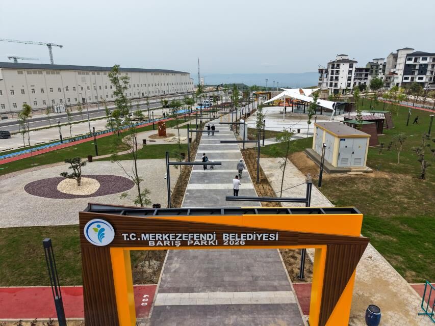 Merkezefendi̇ Beledi̇yesi̇ Parklari Yaza Hazir (1)
