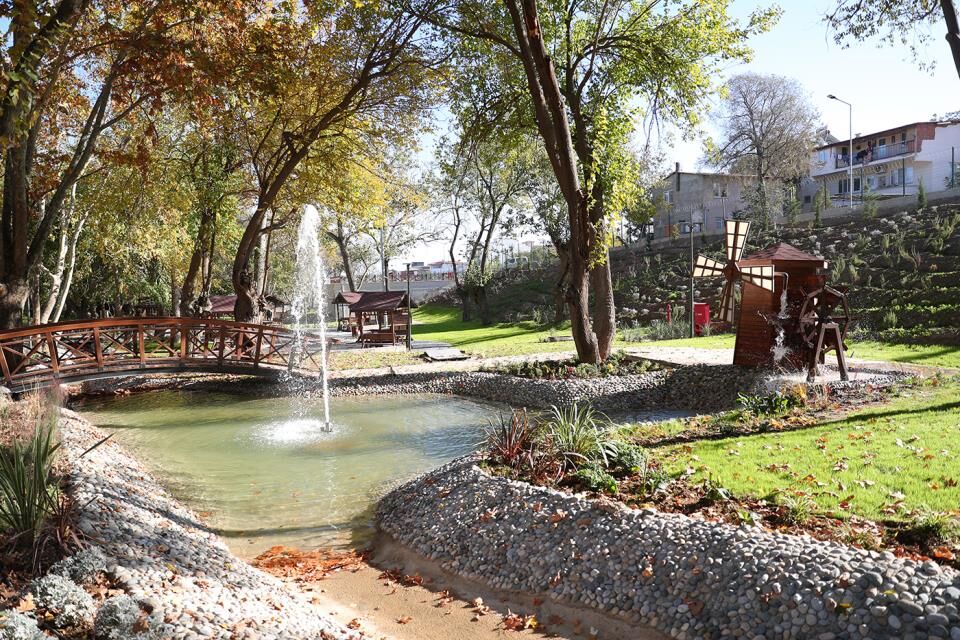 Merkezefendi̇ Beledi̇yesi̇ Parklari Yaza Hazir (3)-1