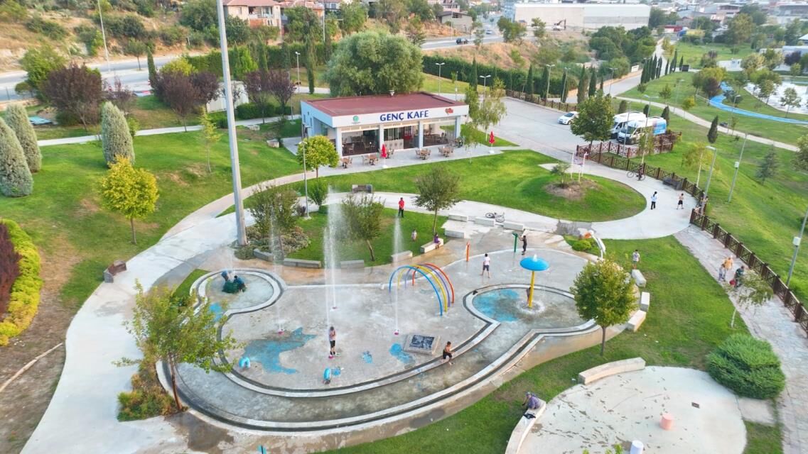 Merkezefendi̇ Beledi̇yesi̇ Parklari Yaza Hazir (7)