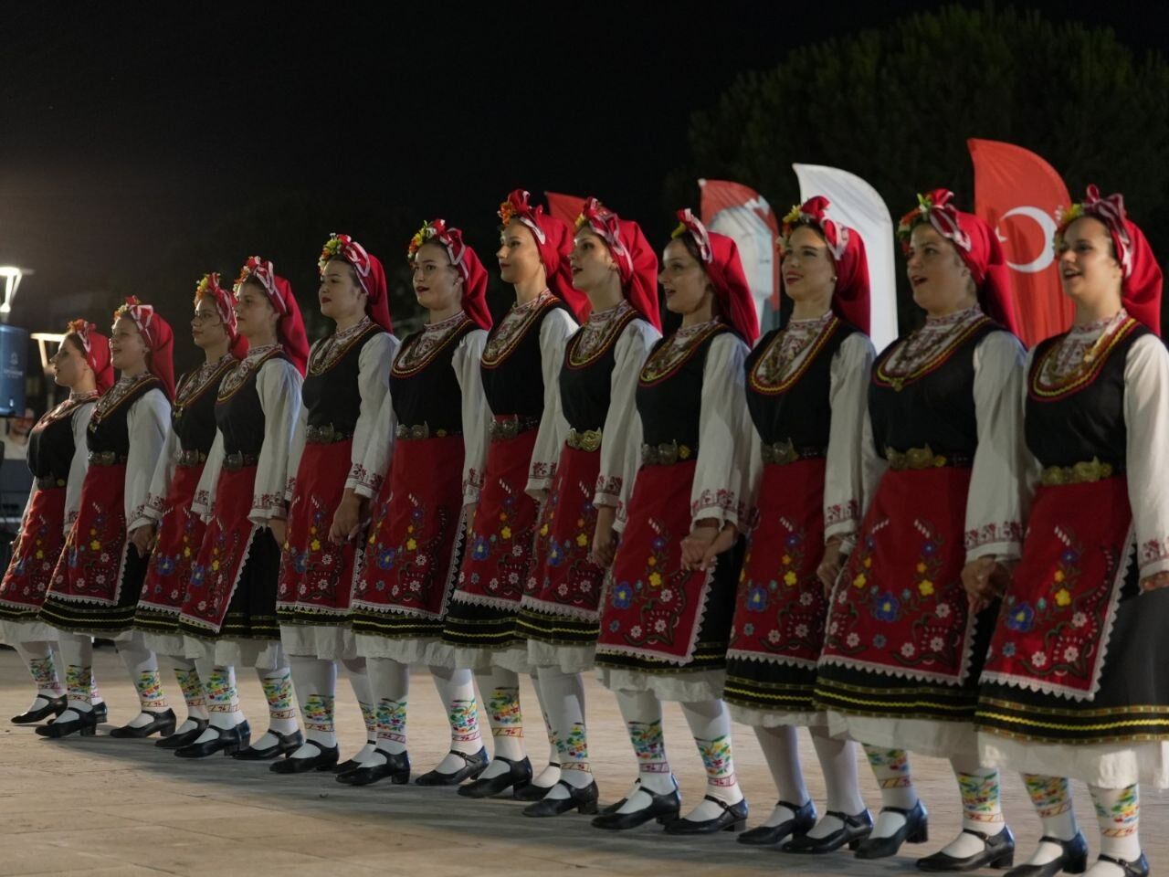 20. Uluslararası Halk Dansları Festivali’nde Coşku Sürüyor (2)