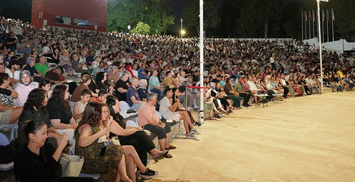 Büyükşehir’in Yaz Sinemalarında Sanat Dolu Bir Gece (11)