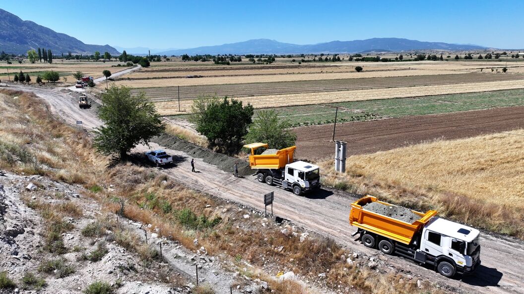 Denizli Büyükşehir’den 19 Ilçede Eş Zamanlı Yol Seferberliği (9)