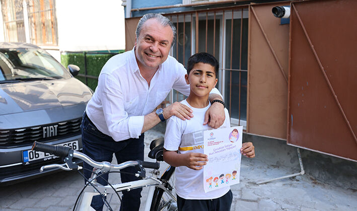 Denizli Büyükşehir’den Miniklere Bisiklet Hediyesi (7)