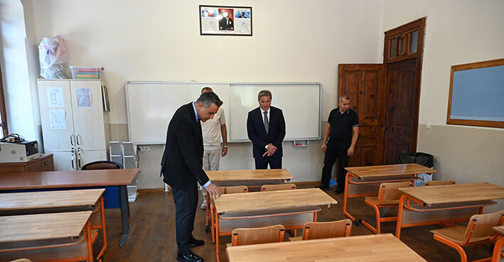 Gazi Ilkokulu 03