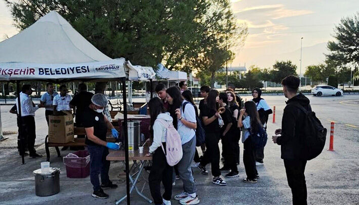 Büyükşehir’den Okul Yolunda Sıcak Sürpriz (3)