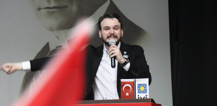 Iyi Parti04