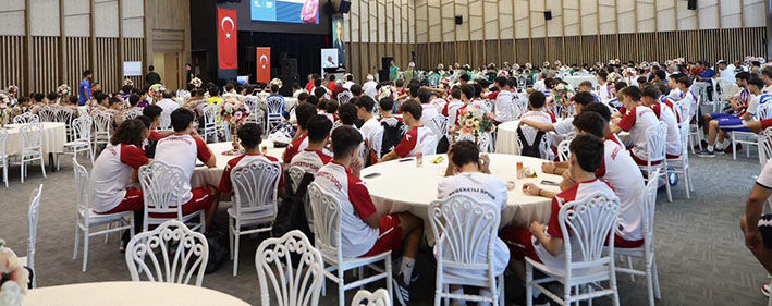 Merkezefendi̇’de Futbolun Yeni̇ Sezon Kurallari Konuşuldu (2)