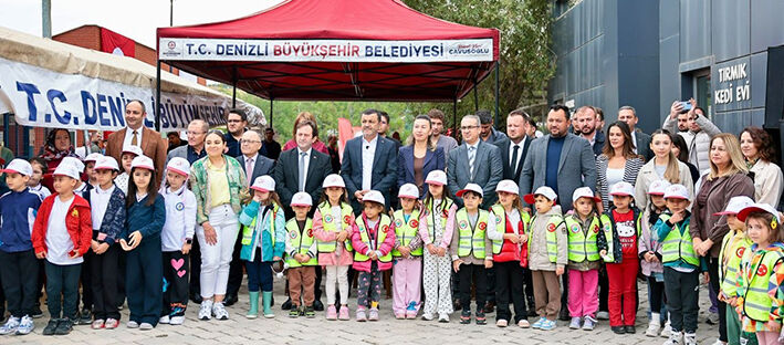 Başkan Çavuşoğlu, Çocuklarla Birlikte Can Dostların Merkezini Gezdi (9)