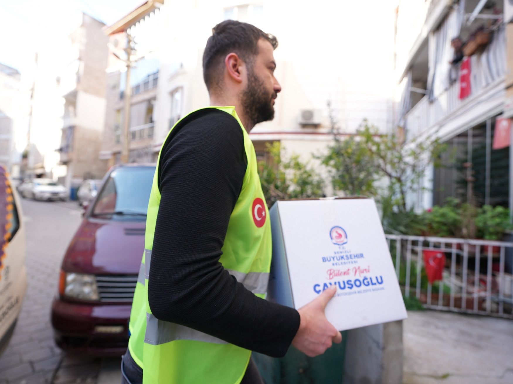 Büyükşehir Online Gıda Kolisi Desteğini Sürdürüyor (2)
