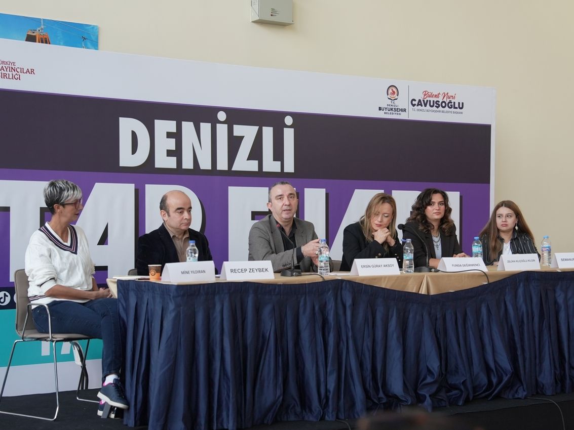 Denizli Tüyap Kitap Fuarı’nda Yazar Yağmuru Sürüyor (18)