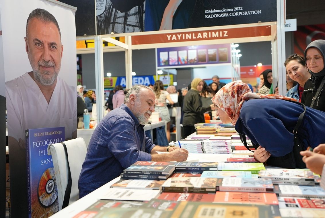 Denizli Tüyap Kitap Fuarı’nda Yazar Yağmuru Sürüyor (2)