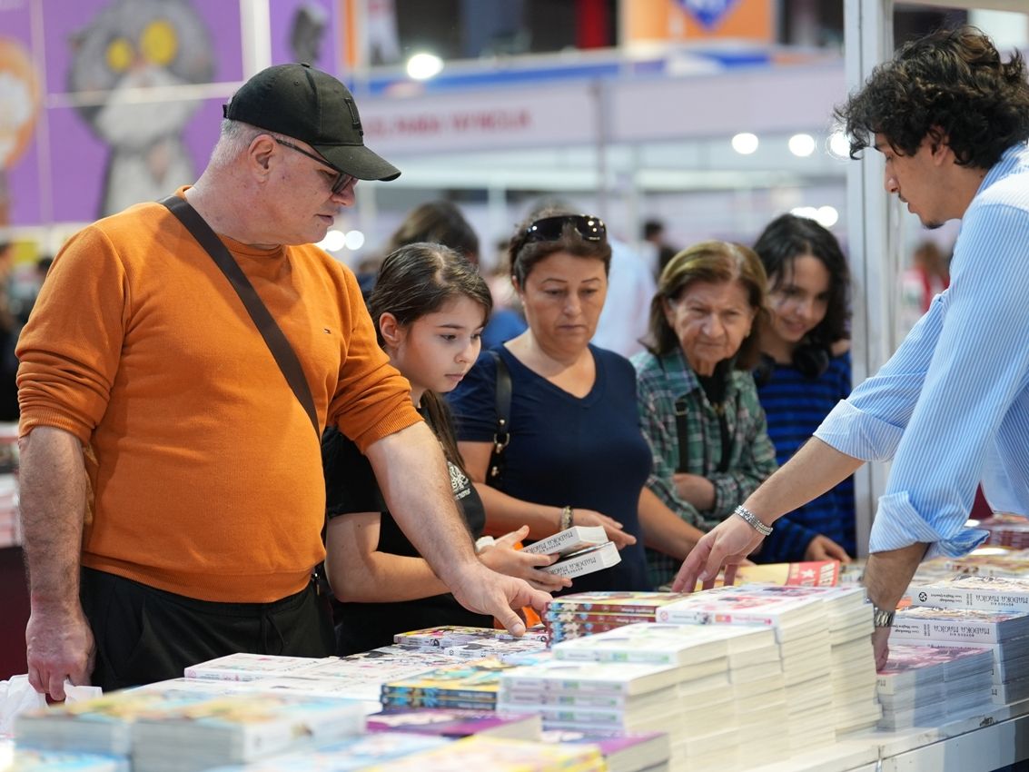 Denizli Tüyap Kitap Fuarı’nda Yazar Yağmuru Sürüyor (7)