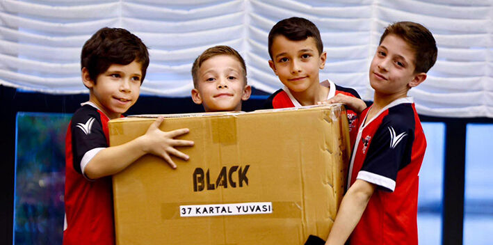 Merkezefendi̇ Beledi̇yesi̇’nden 127 Amatör Spor Kulübüne Malzeme Desteği̇ (3)