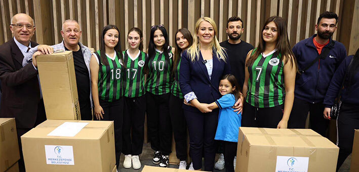 Merkezefendi̇ Beledi̇yesi̇’nden 127 Amatör Spor Kulübüne Malzeme Desteği̇ (9)