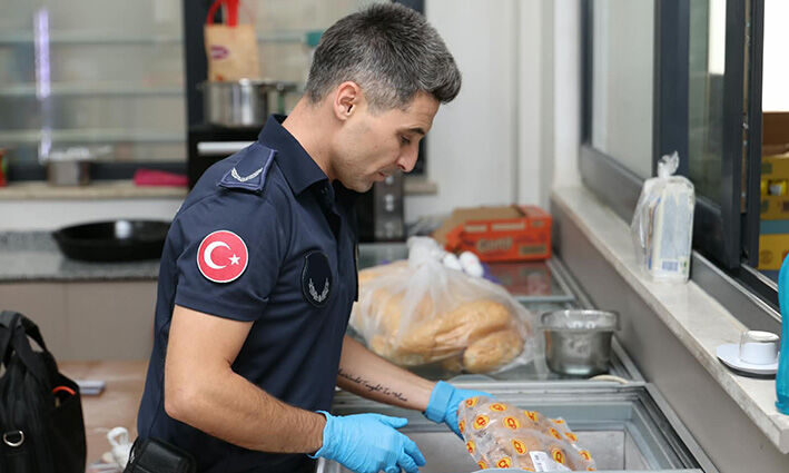 Merkezefendi̇’de Öğrenci̇leri̇n Güvenli̇ği̇ İçi̇n Deneti̇mler Sürüyor (8)